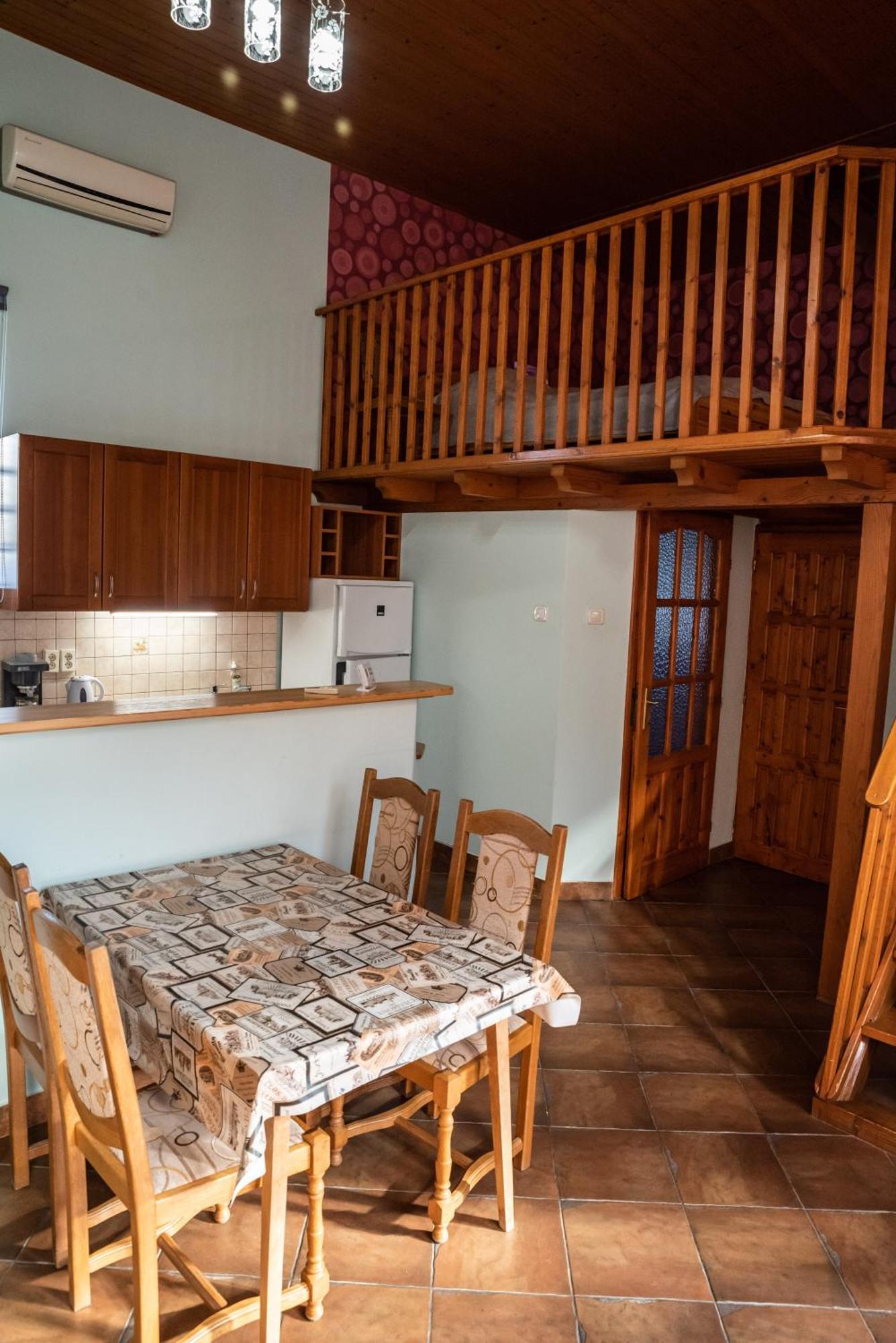 Gesztenye Apartman Makó Exterior foto