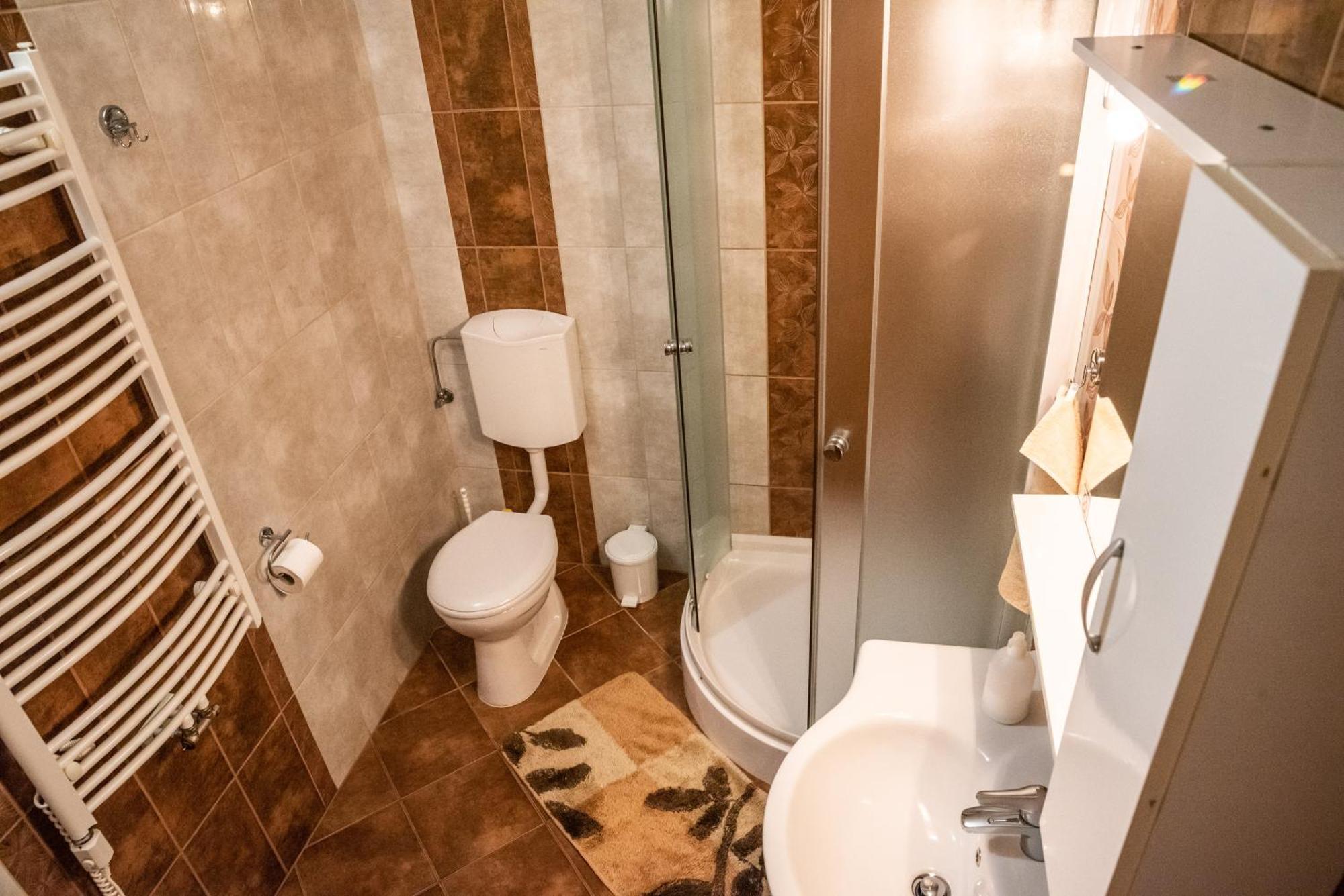 Gesztenye Apartman Makó Exterior foto
