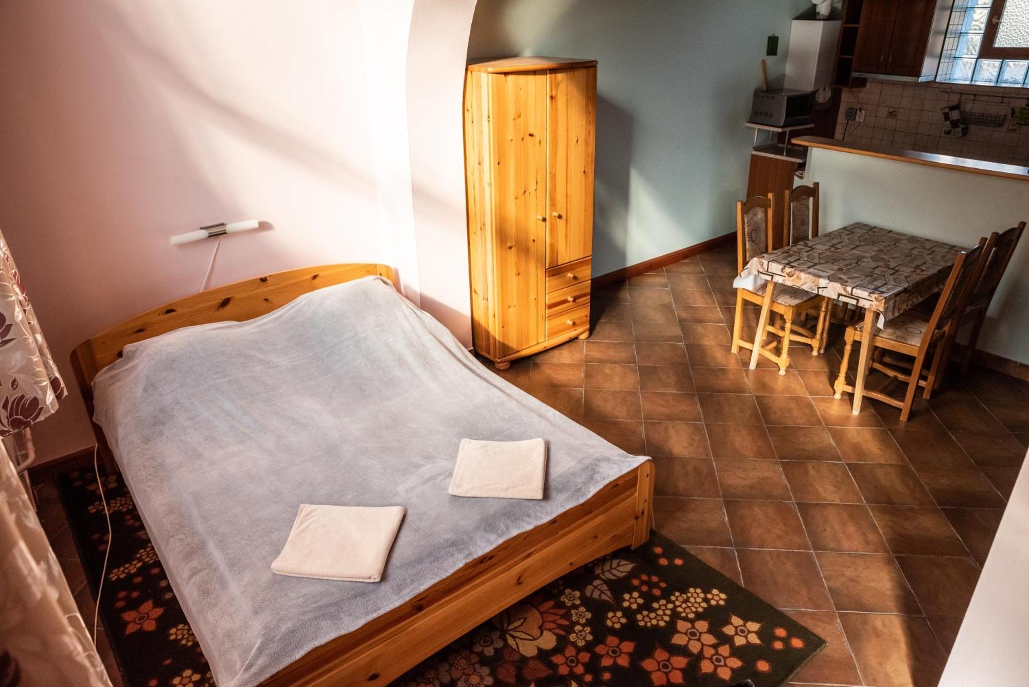 Gesztenye Apartman Makó Exterior foto